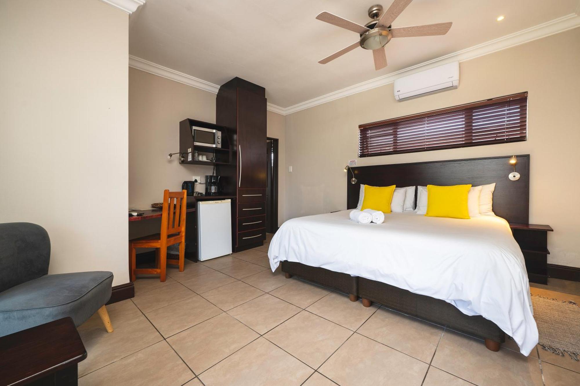 Africa Beach B&B Port Elizabeth Exteriör bild